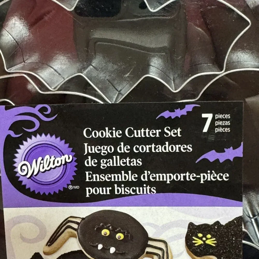 Wilton Halloween Cookie Cutter Set Of 7 Metal Bat Pumpkin Cat Ghost Spider New